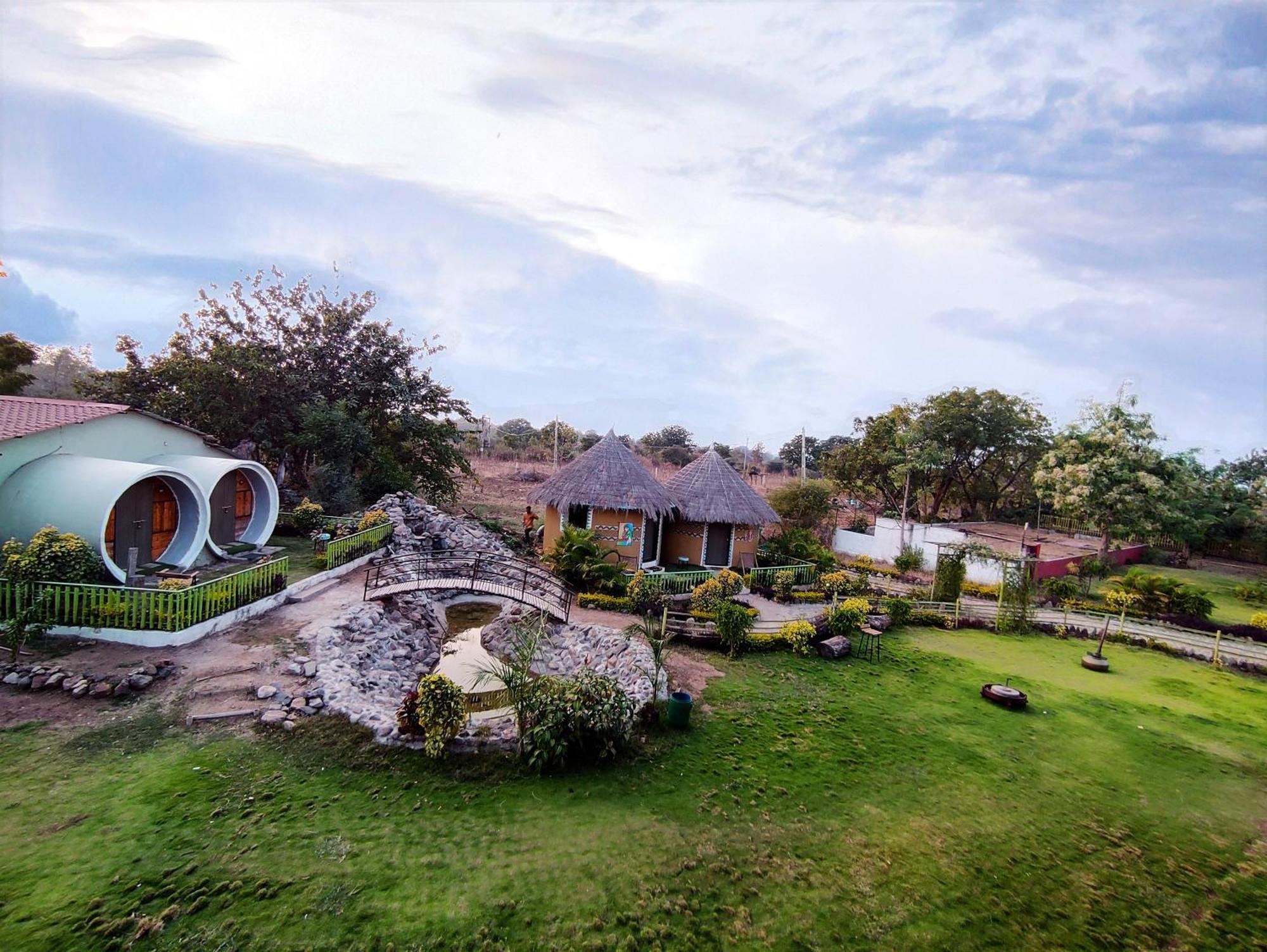 Van Vagdo Resort Rajpipla Exterior photo