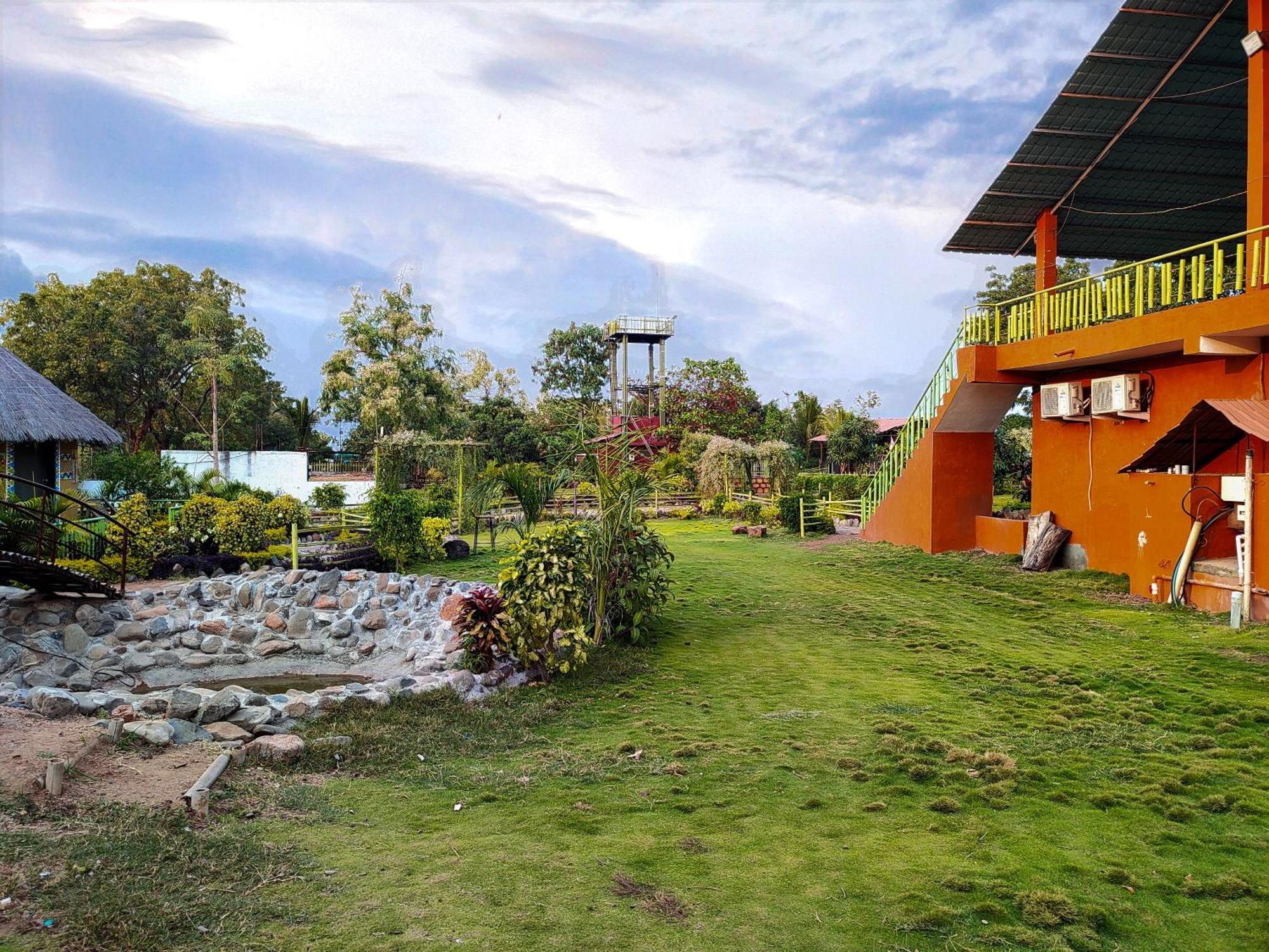 Van Vagdo Resort Rajpipla Exterior photo