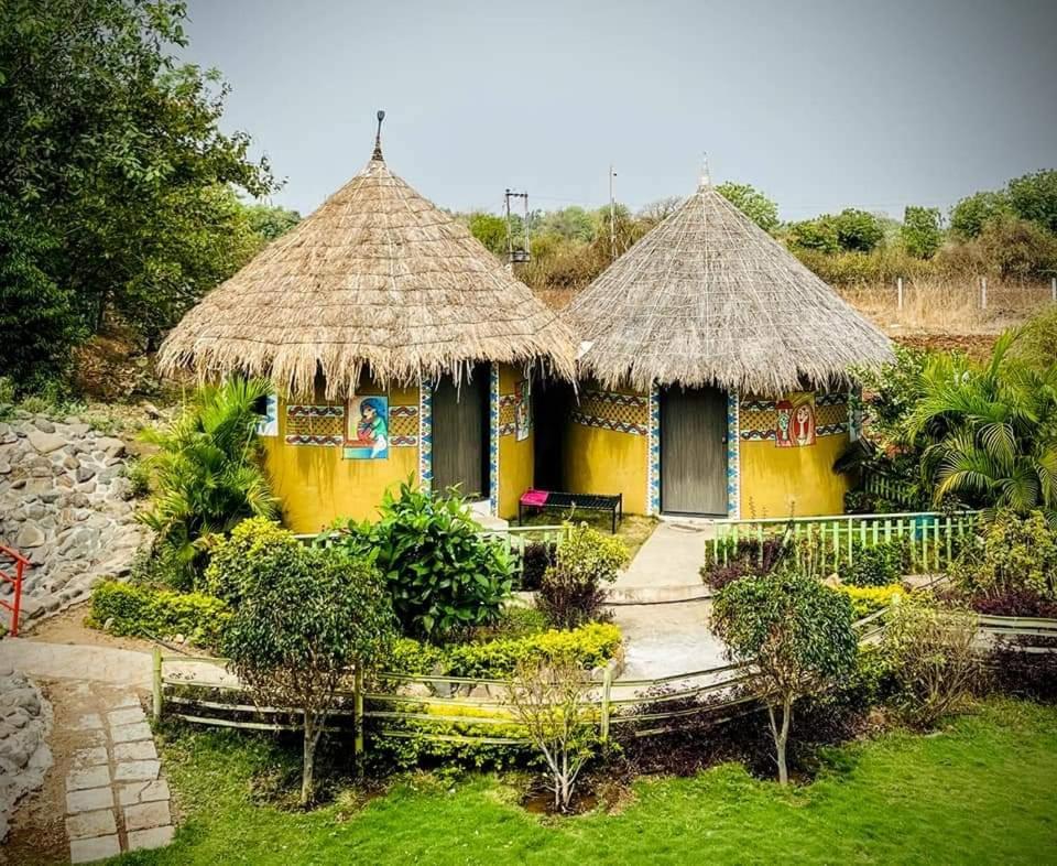 Van Vagdo Resort Rajpipla Exterior photo