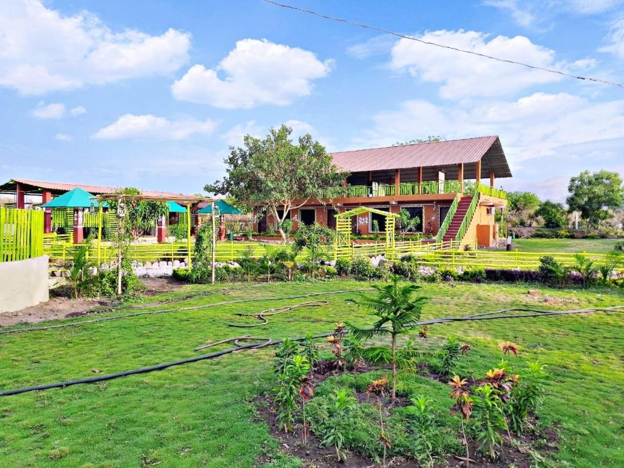 Van Vagdo Resort Rajpipla Exterior photo