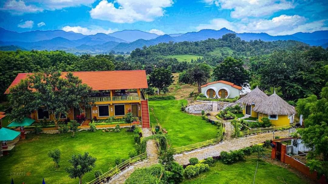 Van Vagdo Resort Rajpipla Exterior photo